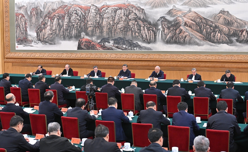 习近平在第四次“一带一路”建设工作座谈会上强调：坚定战略自信